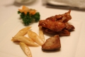 中華風鶏肉のソテーとダチョウのフォアグラ