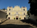 聖ヨセ修道院（セント・ヨセフ）聖堂への階段を登る